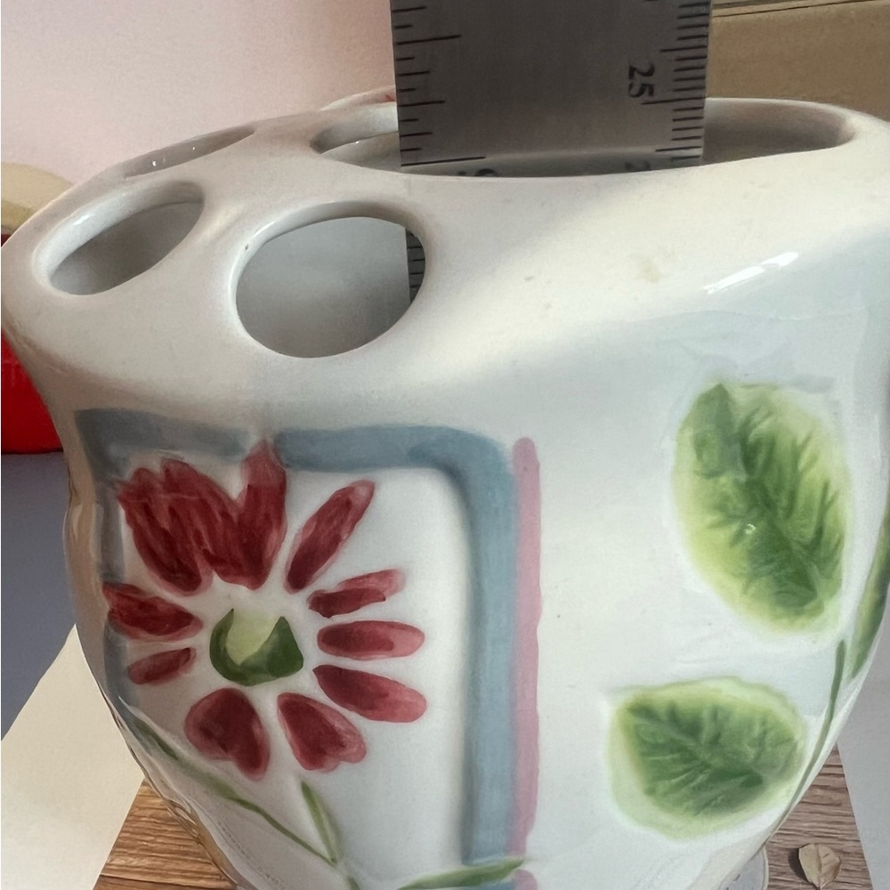 Floral Toothbrush Holder - White, Red, Green
